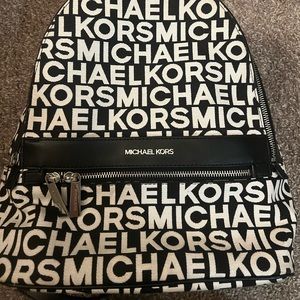 Women’s Michael kors book at purse black and white